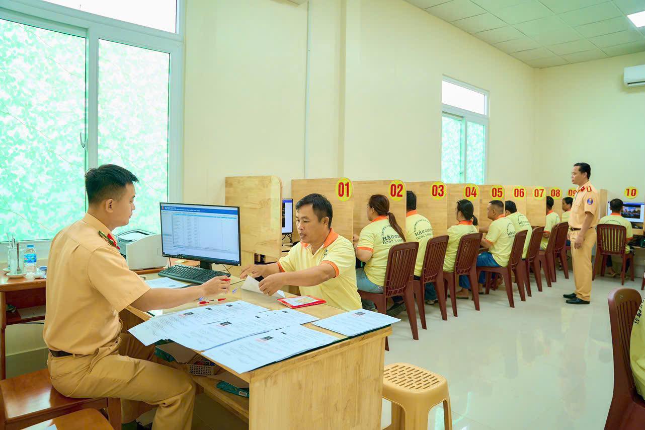 //www.truonglaihaugiang.superweb.xyz/files/images/19.jpg?v=1.0