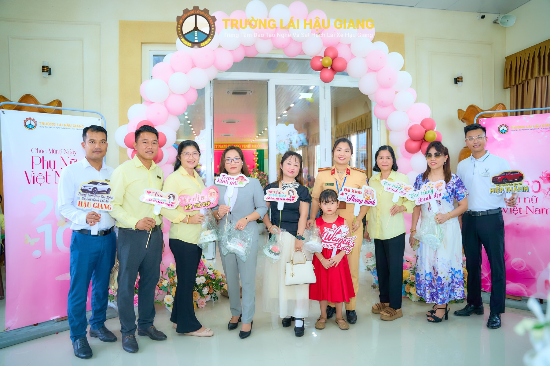 //www.truonglaihaugiang.superweb.xyz/files/images/20-10-2025%20(Giang).jpg?v=1.0