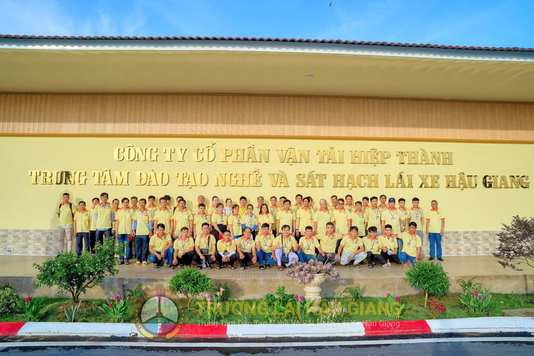 //www.truonglaihaugiang.superweb.xyz/files/images/Cty%20Hiep%20Thanh%20-%20Truong%20lai%20Hau%20Giang.jpg?v=1.0