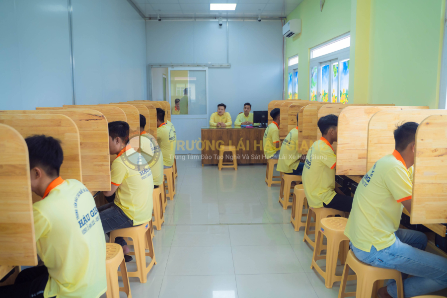 Hạng B số tự động