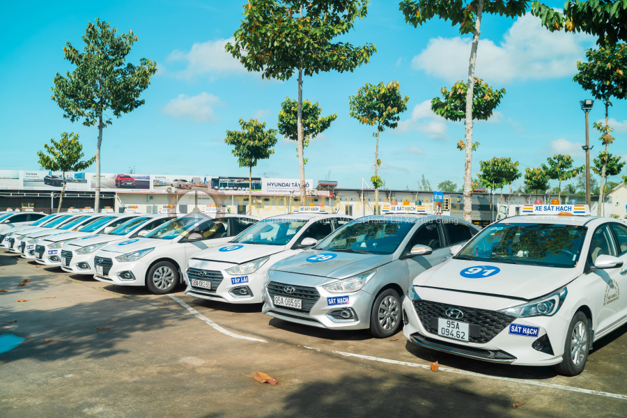 Hạng B cơ khí (số sàn)